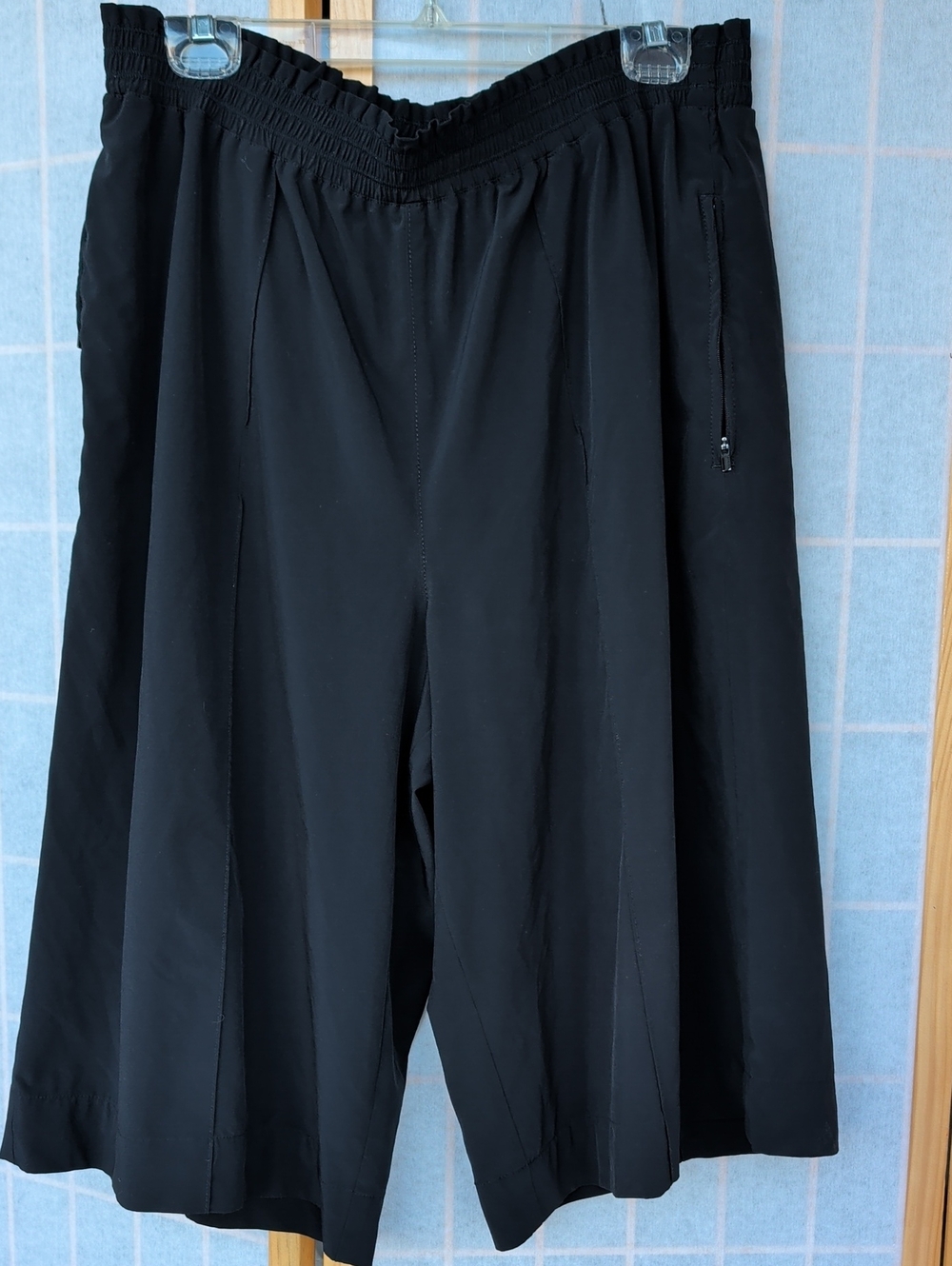Athleta Black Brooklyn Elastic-Waist Active Shorts Wide Leg Crop Athleisure Wear